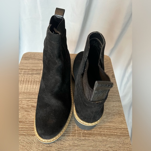 Black Chelsea Ankle Boots - Picture 4 of 7
